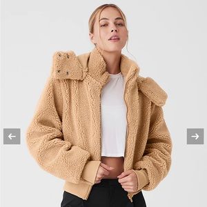 Alo Yoga Foxy Sherpa Jacket - Camel sz S